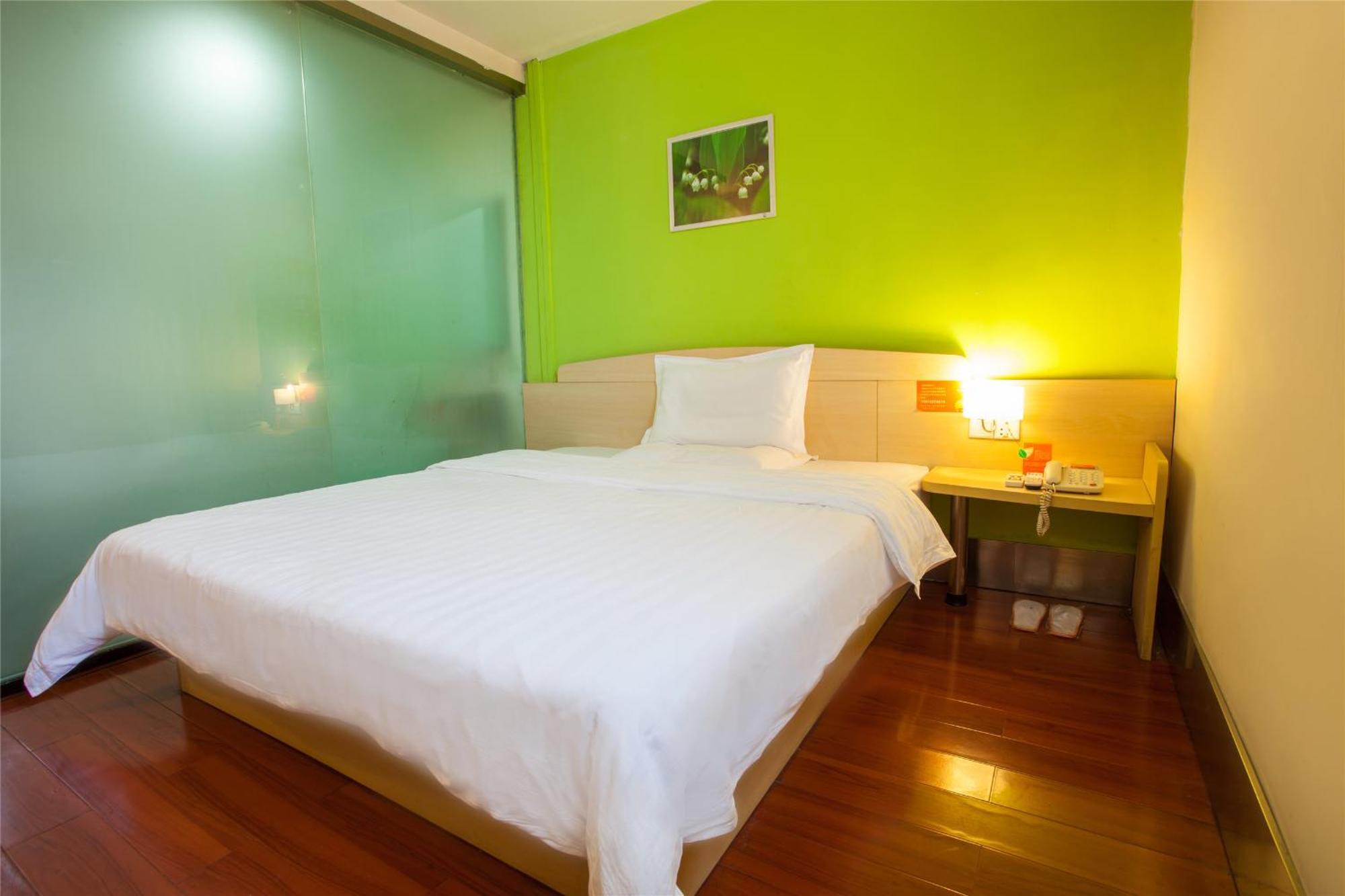 7Days Inn Guangzhou South Railway Station Huijiang Subway Station Екстер'єр фото