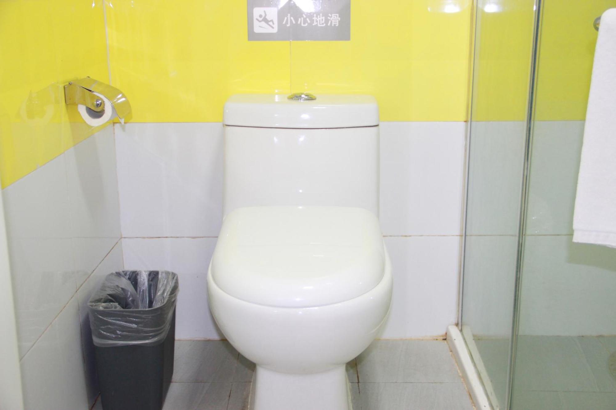 7Days Inn Guangzhou South Railway Station Huijiang Subway Station Екстер'єр фото