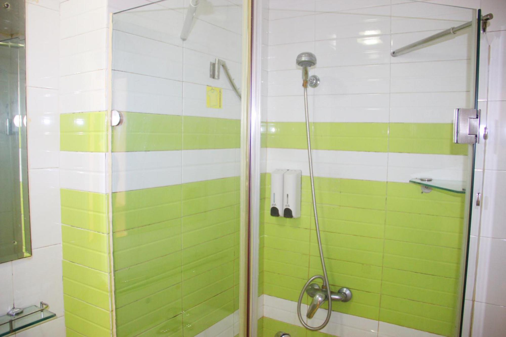 7Days Inn Guangzhou South Railway Station Huijiang Subway Station Екстер'єр фото