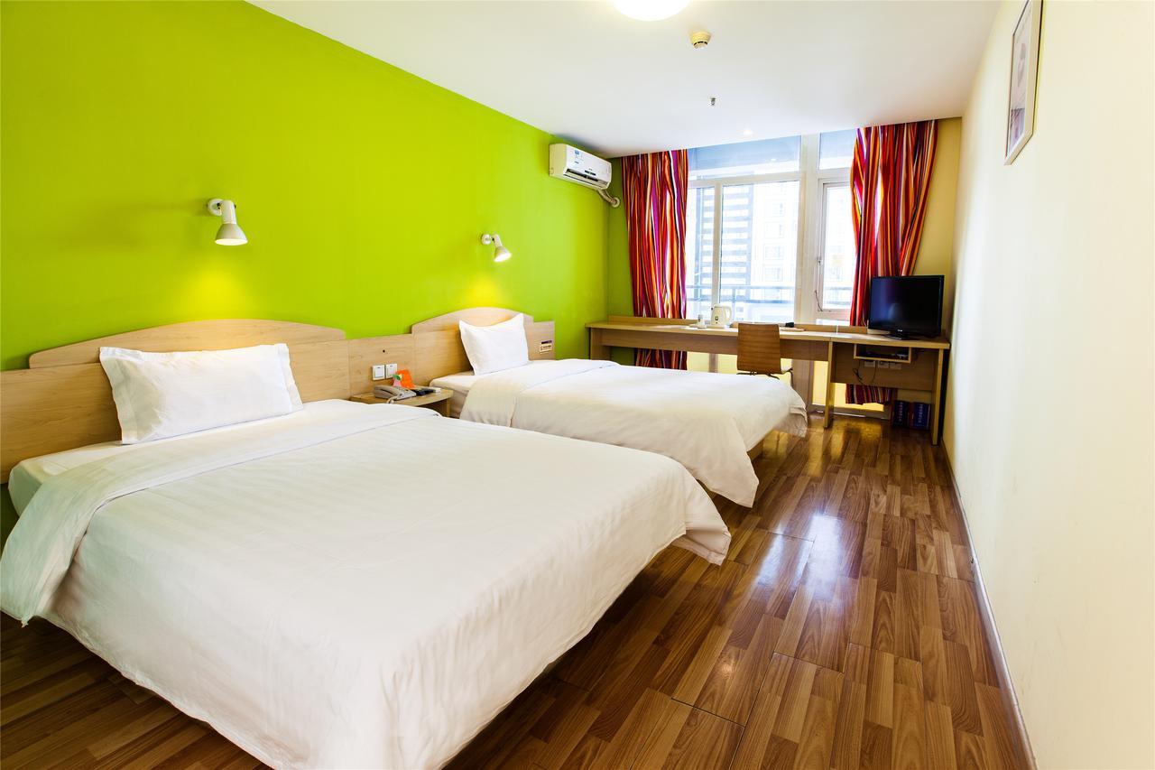 7Days Inn Guangzhou South Railway Station Huijiang Subway Station Екстер'єр фото