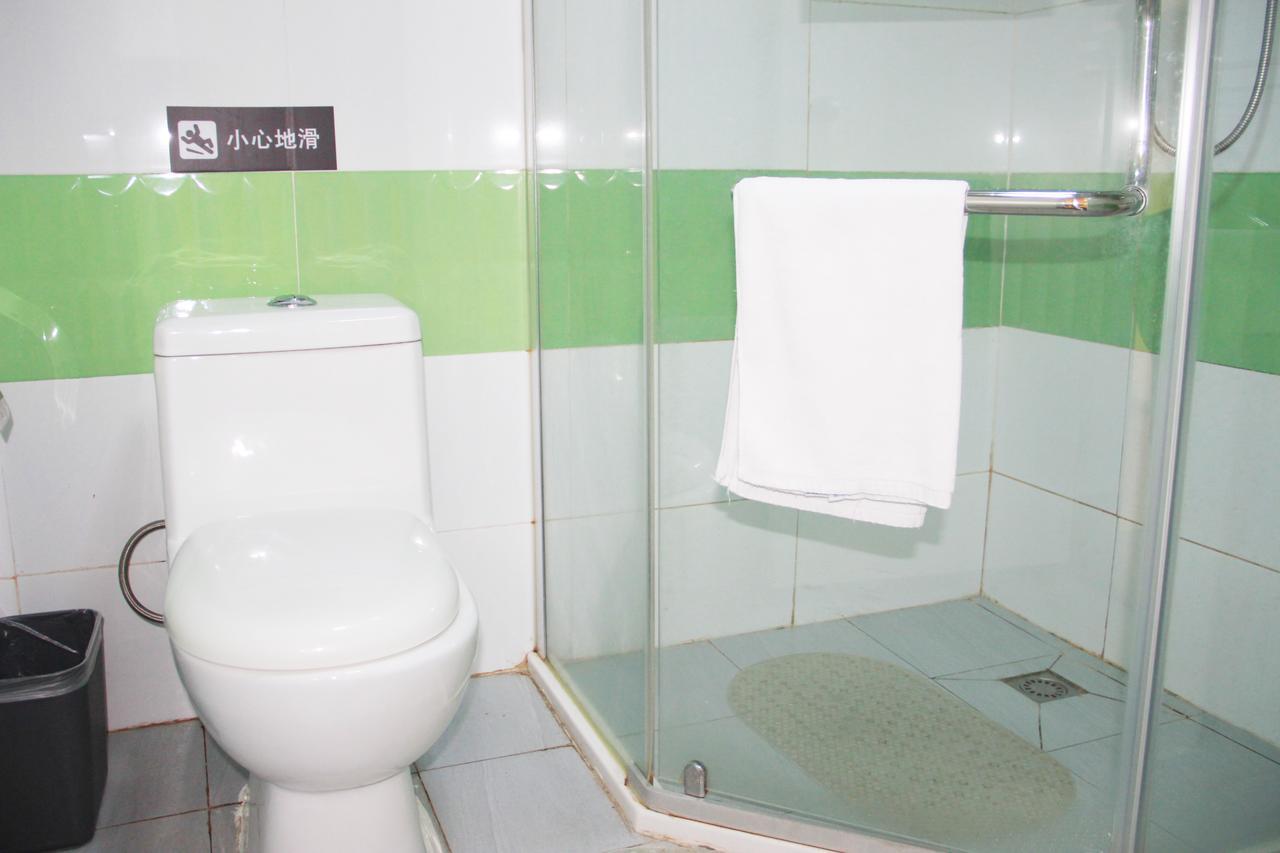 7Days Inn Guangzhou South Railway Station Huijiang Subway Station Екстер'єр фото